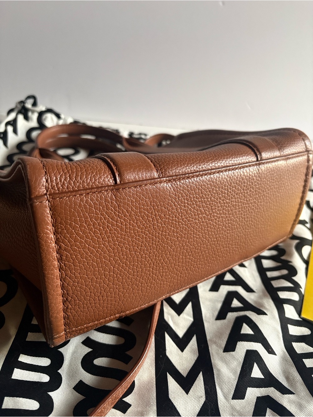 Authentic Marc Jacobs The Tote Bag in Brown - Leather Top-Handle Shoulder Bag - Picture 7 of 16